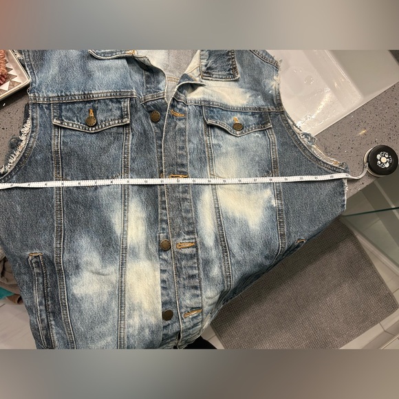 Acid wash distressed denim vest - Picture 6 of 11